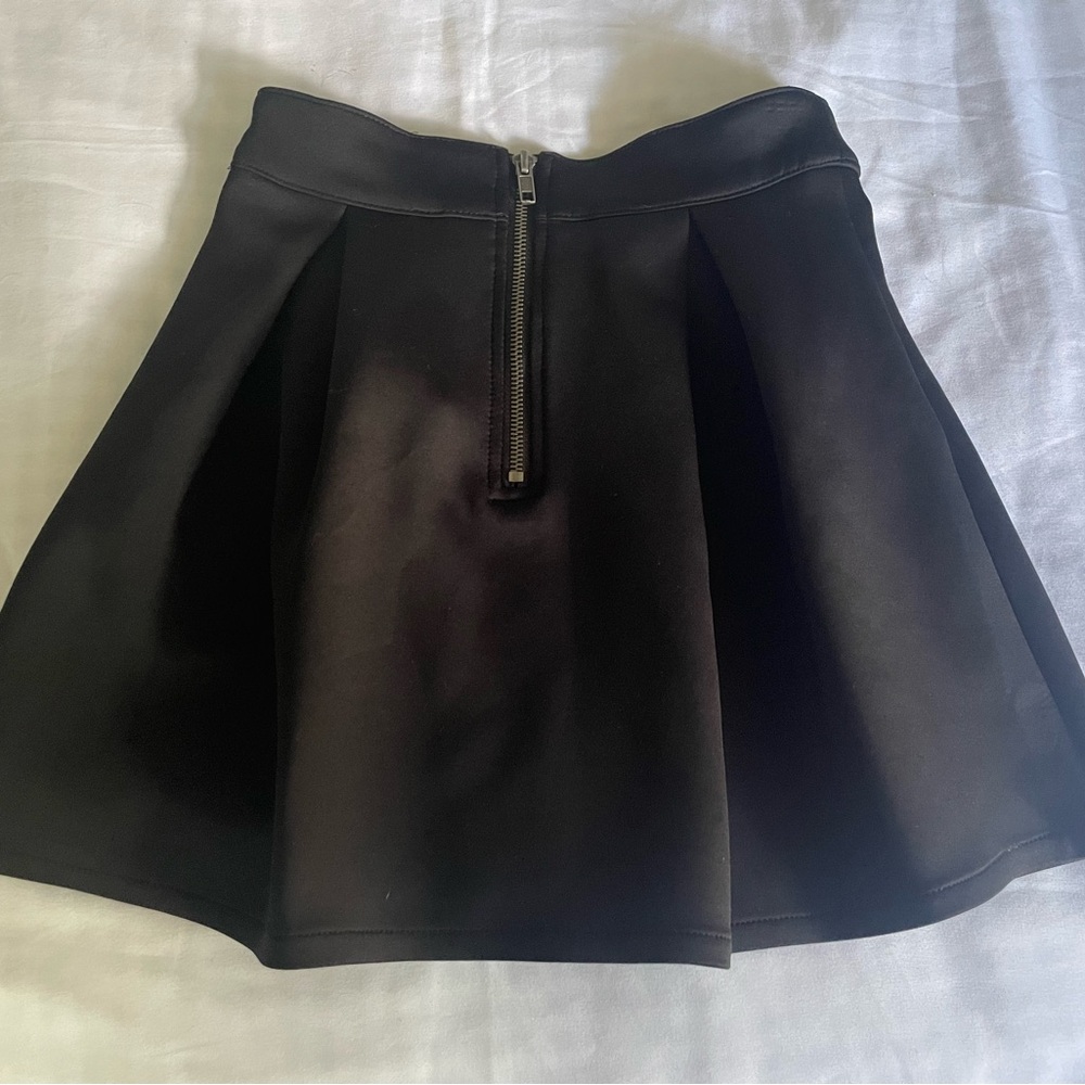 Pleated black skirt
